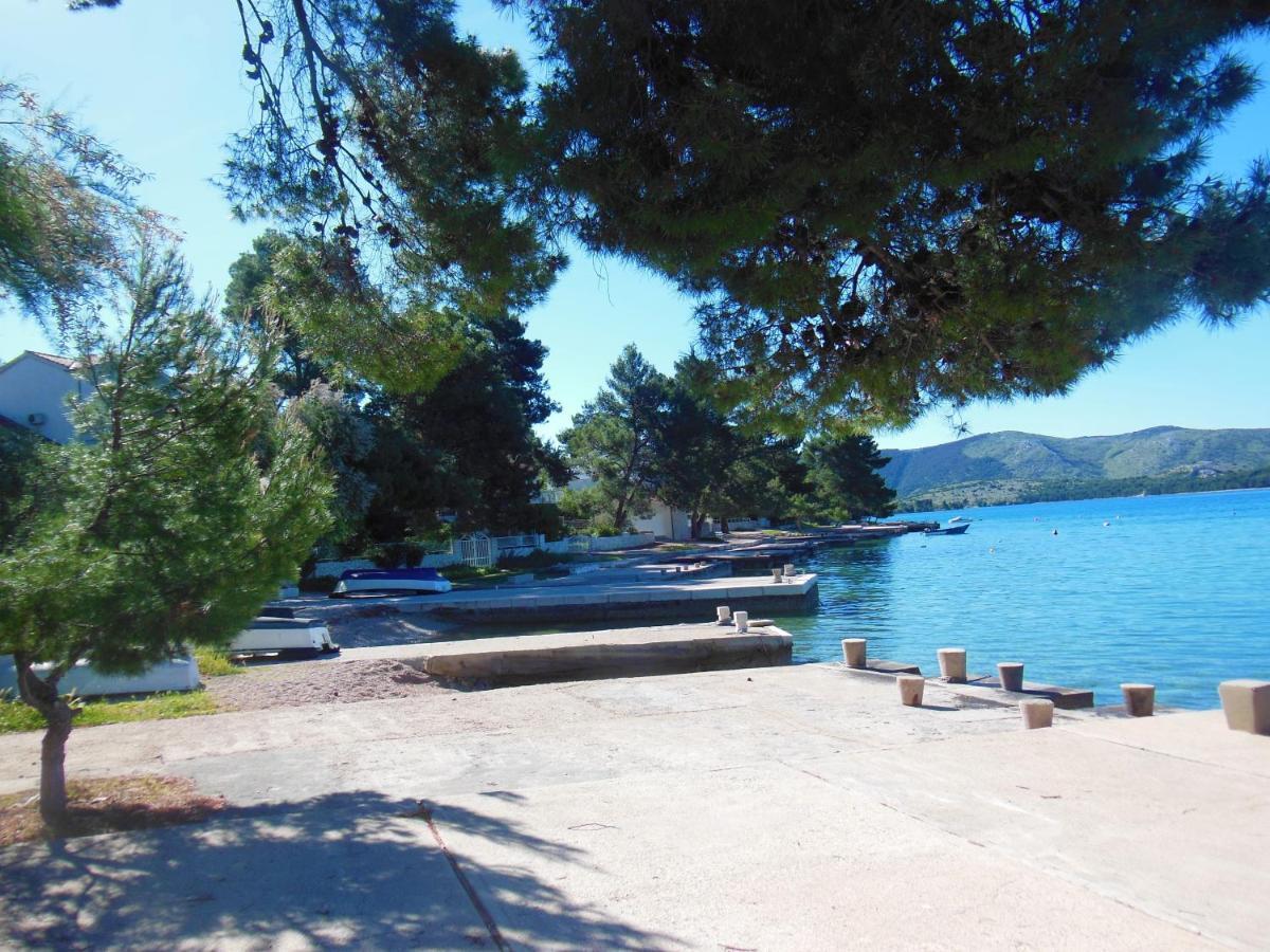 Holiday Home Oleander Zaboric Luaran gambar