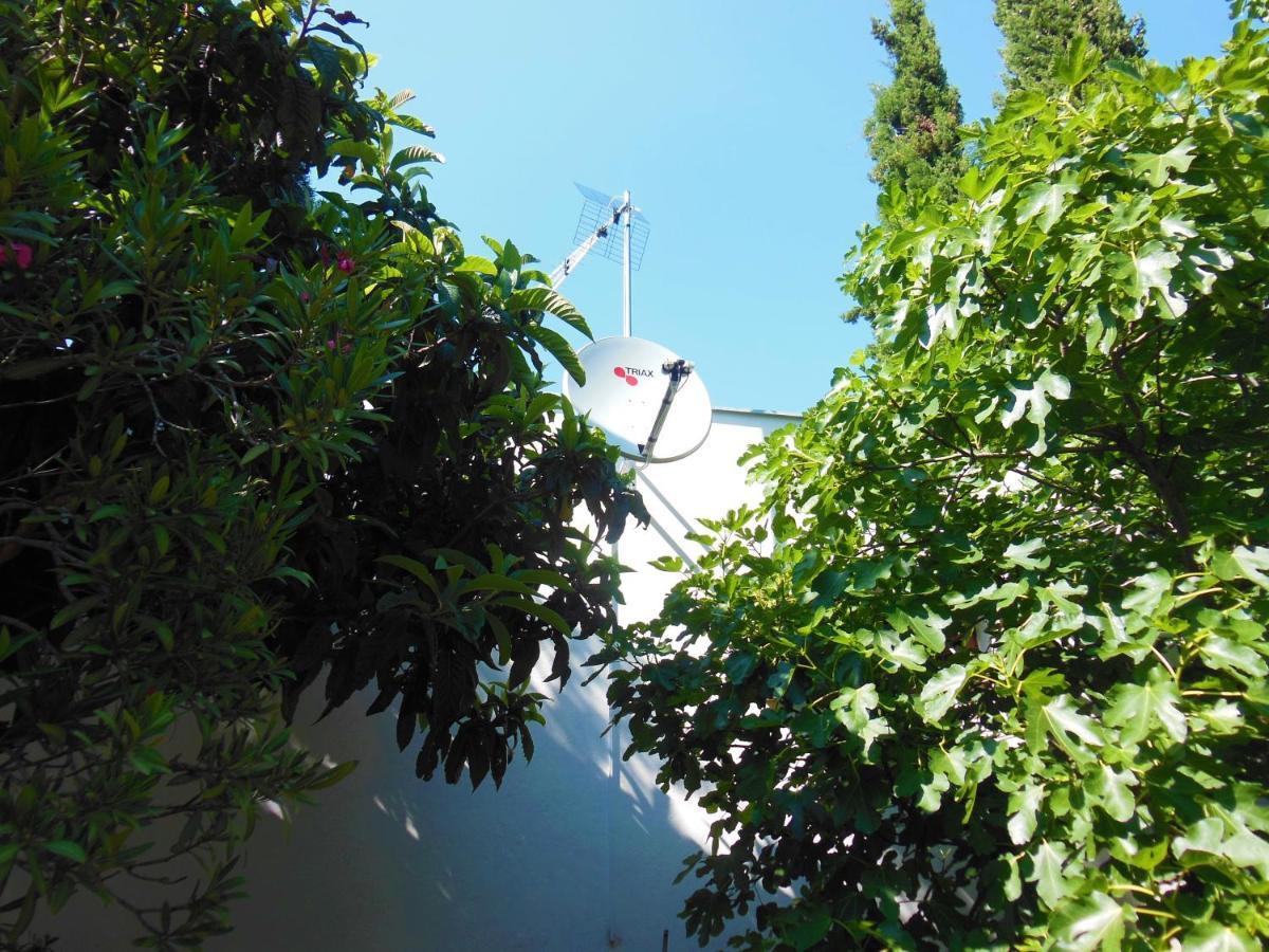 Holiday Home Oleander Zaboric Luaran gambar