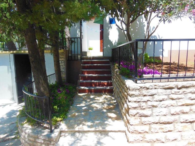 Holiday Home Oleander Zaboric Luaran gambar