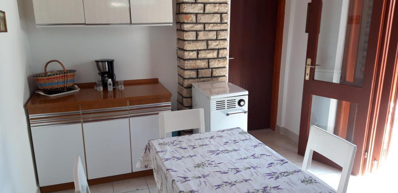 Holiday Home Oleander Zaboric Luaran gambar